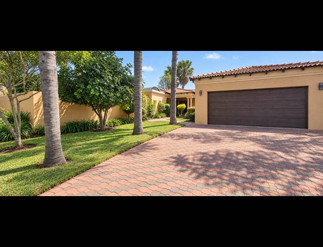 4 BEDROOM HOUSE FOR SALE IN HEUWELSIG ESTATE